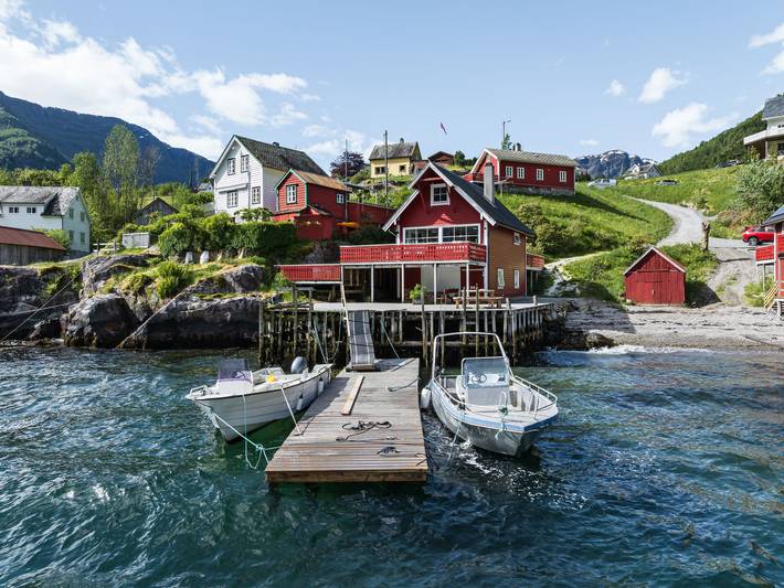 Feriehus for 8 personer, med Terrasse og Sauna i Fjord Norge