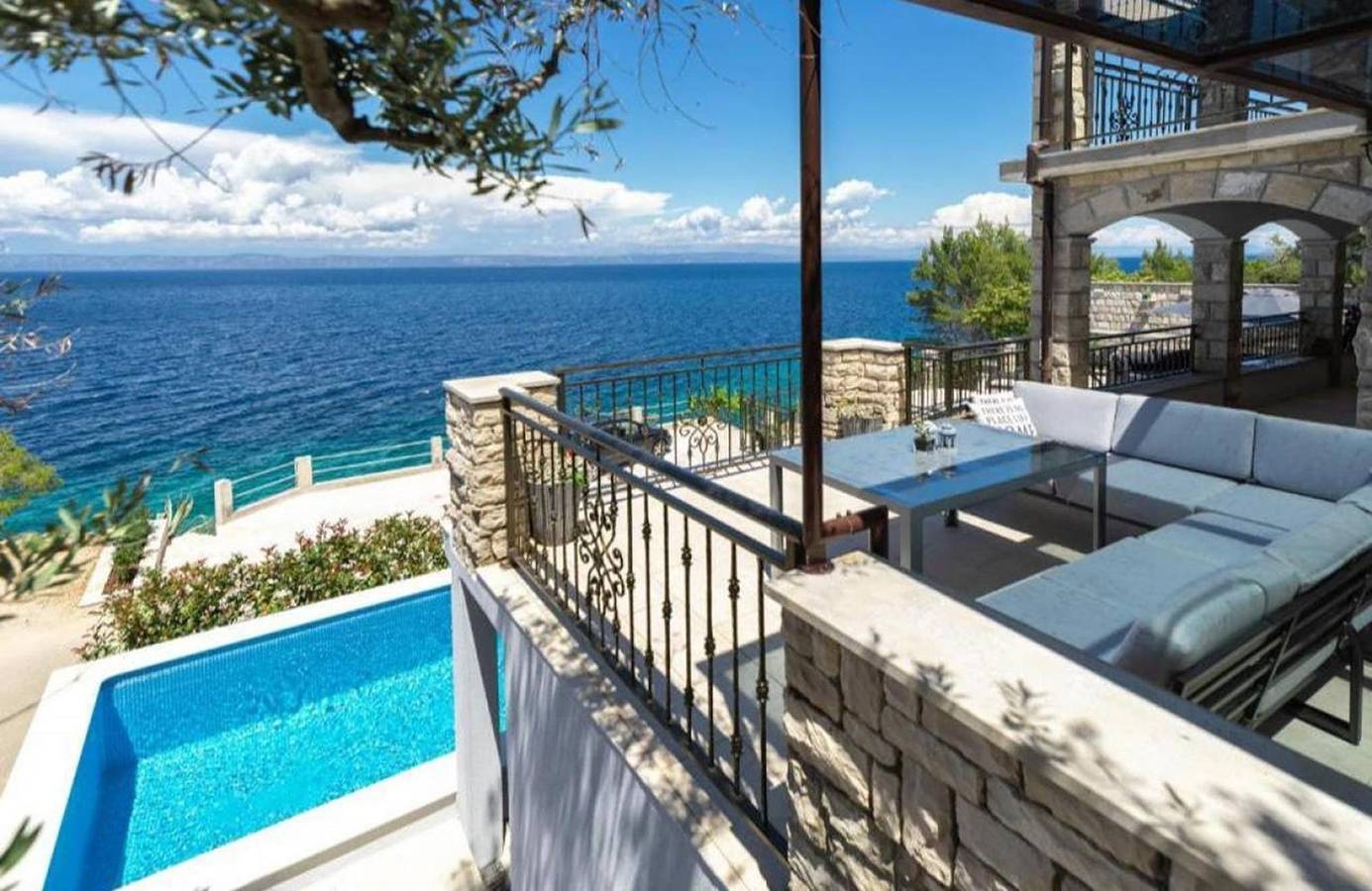 Ferienhaus Dona Maria mit beheiztem Pool und in erster Reihe zum Meer in Blato, Korcula
