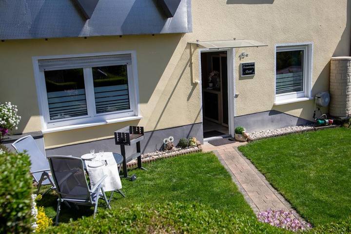 Ferienwohnung für 4 Personen, mit Terrasse und Garten sowie Ausblick