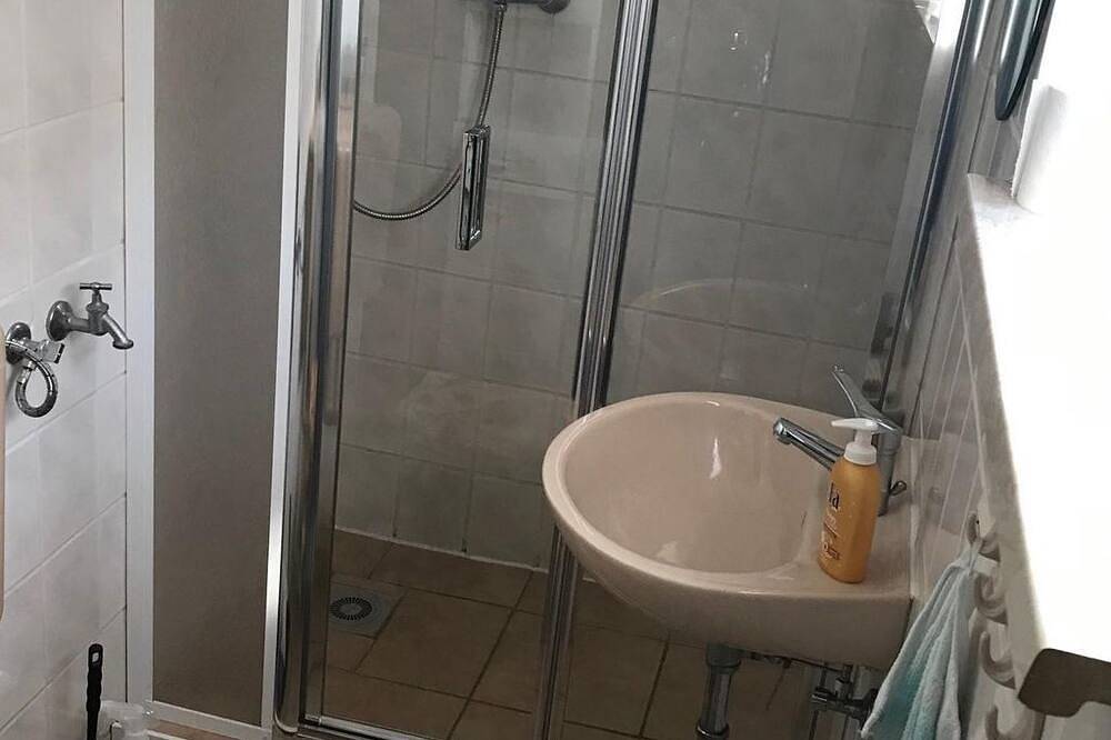 Ganze Wohnung, Ferienbungalow Familie Pohl - Ferienbungalow, Dusche, 1 Schlafzimmer in Banzkow, Ludwigslust-Parchim