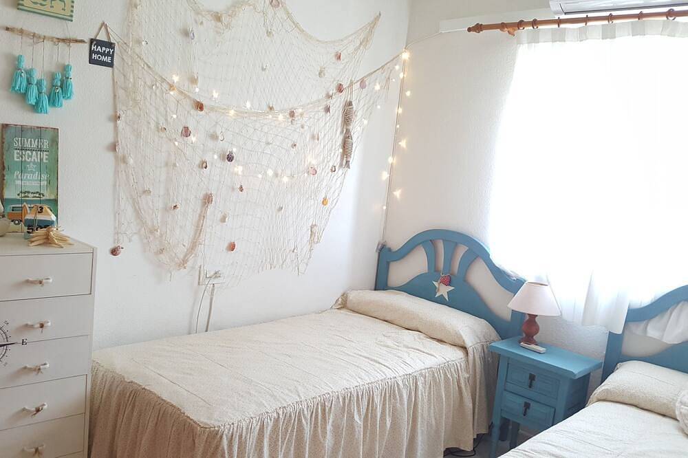 Beautiful Bungalow With Tropical Garden in Las Marinas, Dénia
