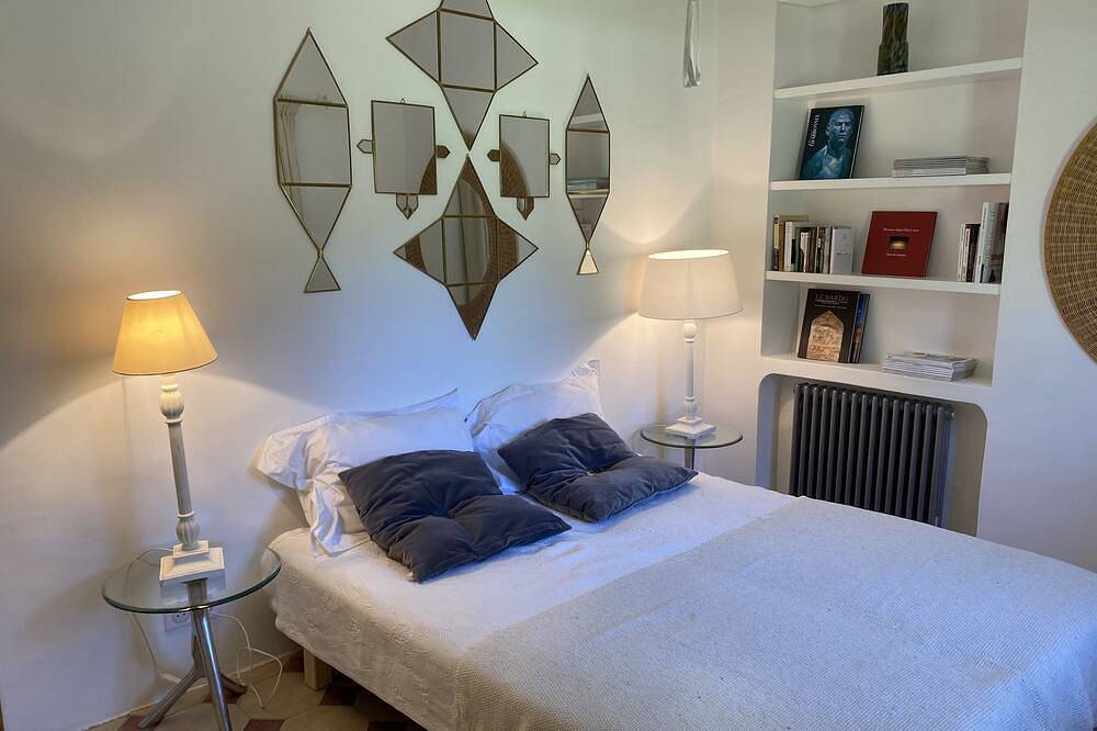 Tranquility among the olive trees in Saint-Cannat, Aix-en-Provence region