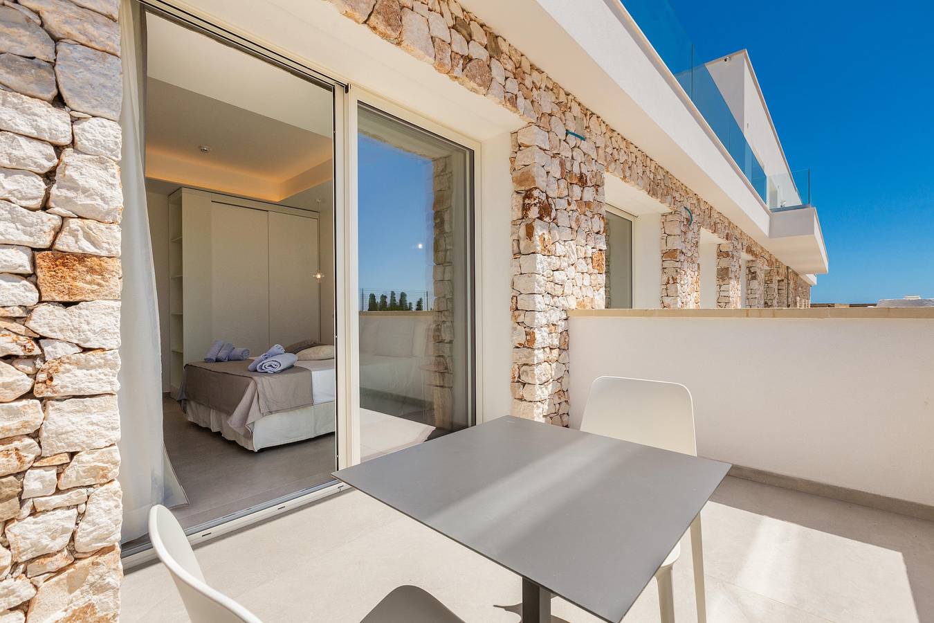 Hotel Perla Saracena - Patio Esterno in Torre Pali, Salve