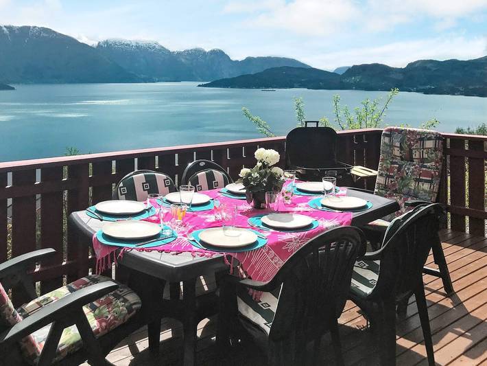 Ferienhaus für 8 Personen, mit Whirlpool und Terrasse sowie Sauna in Hardangerfjord