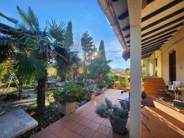 Location de vacances pour 4 personnes, avec jardin et terrasse à Douzens