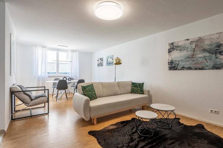 Ferienwohnung für 5 Personen, mit Balkon und Terrasse sowie Ausblick in Böblingen
