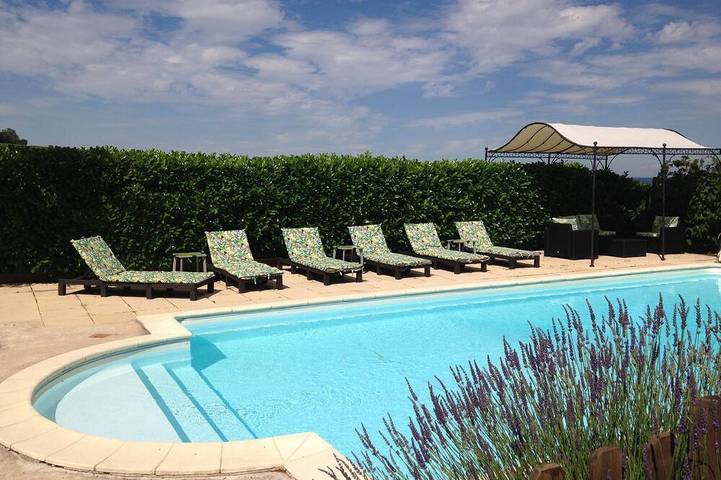 Location de vacances pour 8 personnes, avec Terrasse et Jardin à Saint-Étienne-des-Oullières