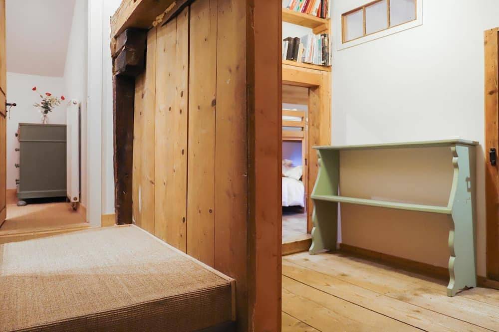 Merveilleuse maison de vacances privée pour 11 personnes avec Wifi, terrasse et animaux admis in Les Posses-sur-Bex, Bex