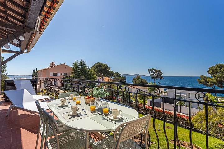 Gîte pour 4 personnes, avec Balcon à Carqueiranne