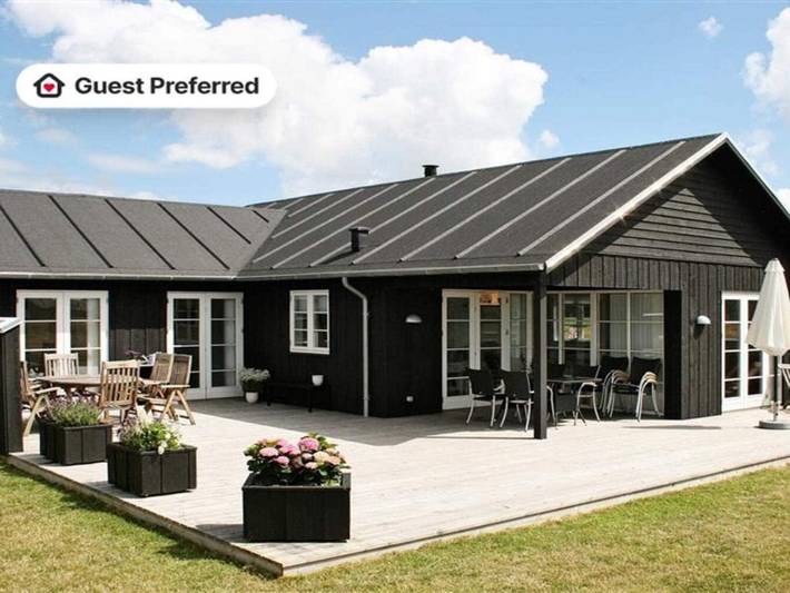 Ferienhaus für 10 Personen, mit Sauna und Terrasse sowie Whirlpool, kinderfreundlich in Nysted