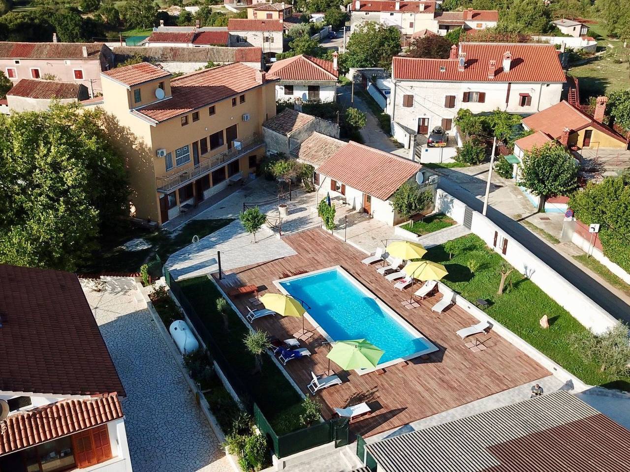 Xxl-Ferienhaus "Cokuni" mit privatem Pool in Marčana, Südküste Istrien