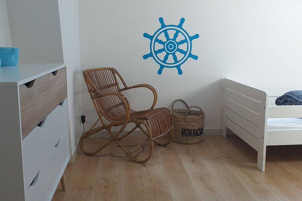 Entire apartment, Duplex 72m² apartment renovated in 2020 400m from the beach and shops in Saint-Aubin-sur-Mer (Calvados), Caen region