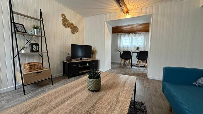 Location de vacances pour 4 personnes, avec terrasse, animaux acceptés à Les Martys - 2