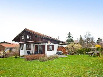 Ferienhaus für 6 Personen, mit Pool und Terrasse sowie Garten im Allgäu