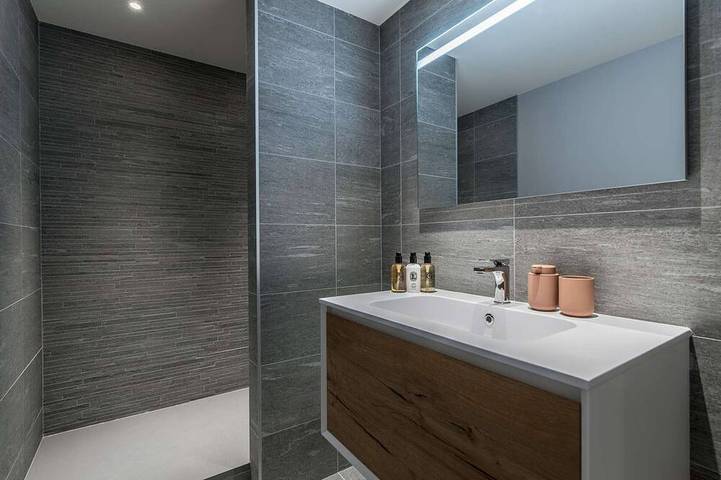 Apartamento entero, Apartamento acogedor 51m², 4 personas, Courchevel: centro, pistas, vista, balcón, parking, Spa in Saint-Bon-Tarentaise, Massif de la Vanoise