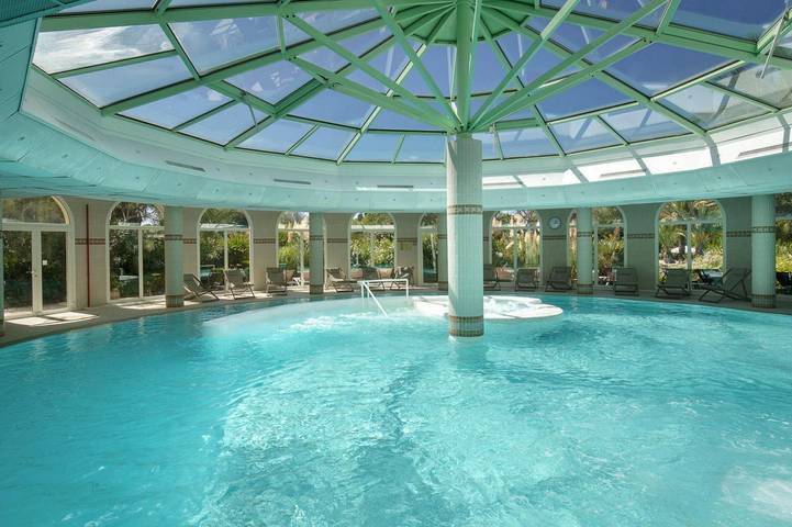 Gîte pour 4 personnes, avec balcon/terrasse et piscine dans Plage de la Garonnette - 2