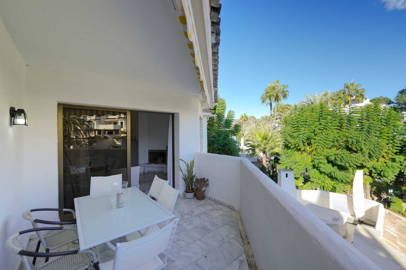 Entire apartment, 2035 Modern Family Apartment on Golden Beach in Marbella East, Marbella