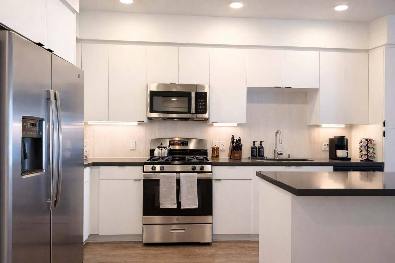 Apartamento entero, Spacious Stay 10 Min to Disneyland   Pool   Gym in Santa Ana (california), Condado de Orange