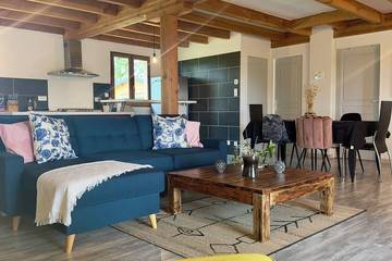 Gîte pour 6 personnes, avec jardin à Turenne