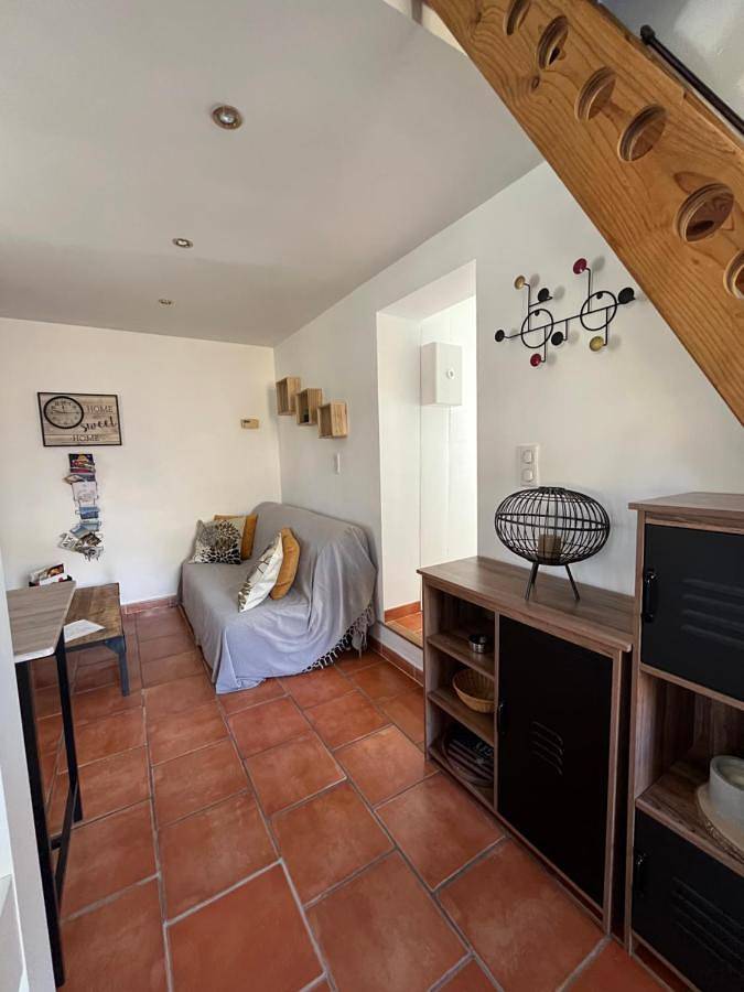 Gîte pour 4 personnes, avec piscine ainsi que jardin et vue à Puyloubier - 2