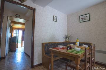 Maison De Vacances pour 4 Personnes dans Ceilloux, Région de Clermont-Ferrand, Photo 2