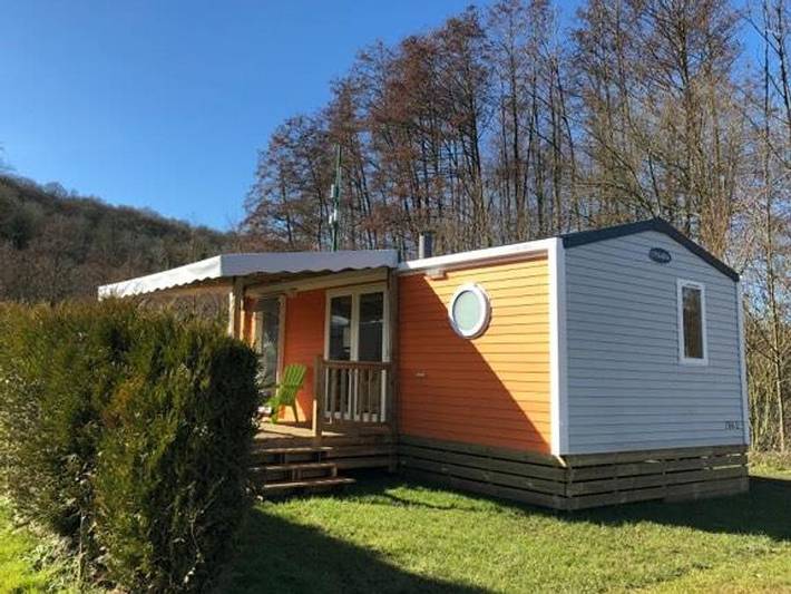 Camping Sites et Paysages - Domaine de la Catinière - Mobilheim 4 personen - Premium - 2 Schlafzimmer - Tv - mit überdachter Terrasse - Geschirrspüler 1/4 Pers. in Fiquefleur-Équainville, Côte de Grâce