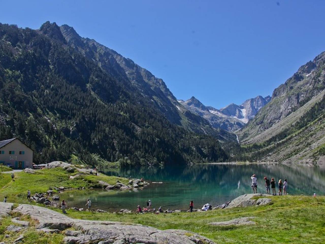Appartement entier, Appartement confortable avec terrasse et équipements modernes in Cauterets, Parc national des Pyrénées