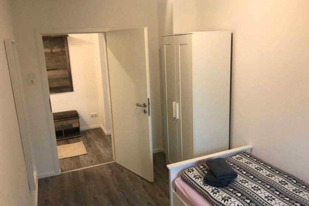 Ganze Wohnung, 280 große Ferienwohnung in Voslapp - 090 - 280 große Fewo in Voslapp zentral in Voslapp, Wilhelmshaven