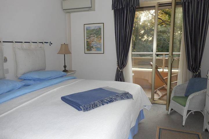 Gîte pour 3 personnes, avec jardin ainsi que piscine et jacuzzi, animaux acceptés dans Parc de Vaugrenier - 2