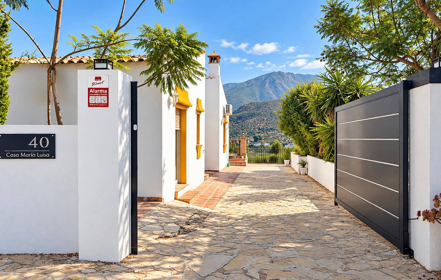 Spacious 150m² Apartment with Pool, WiFi, and Parking near Rio Salia in Viñuela, Málaga Province