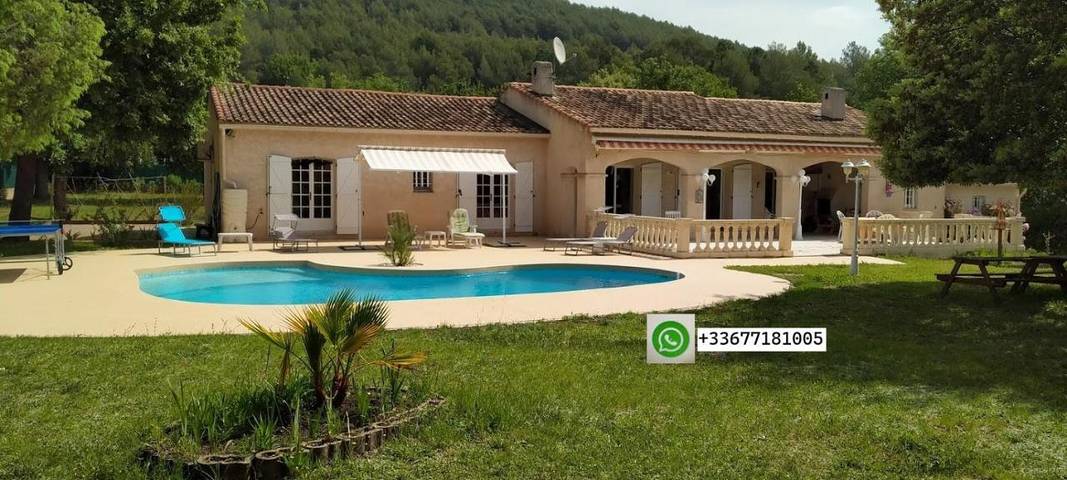 Location de vacances pour 2 personnes, avec jardin ainsi que vue et piscine à Figanières - 2