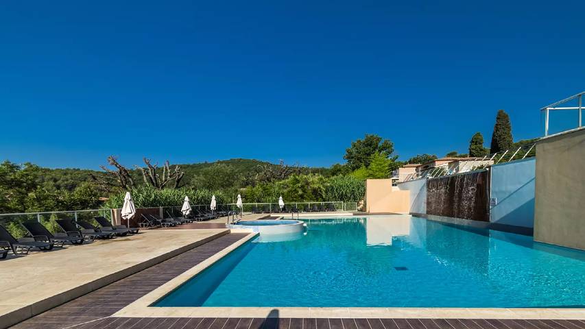 Gîte pour 6 personnes, avec piscine à Callian - 2