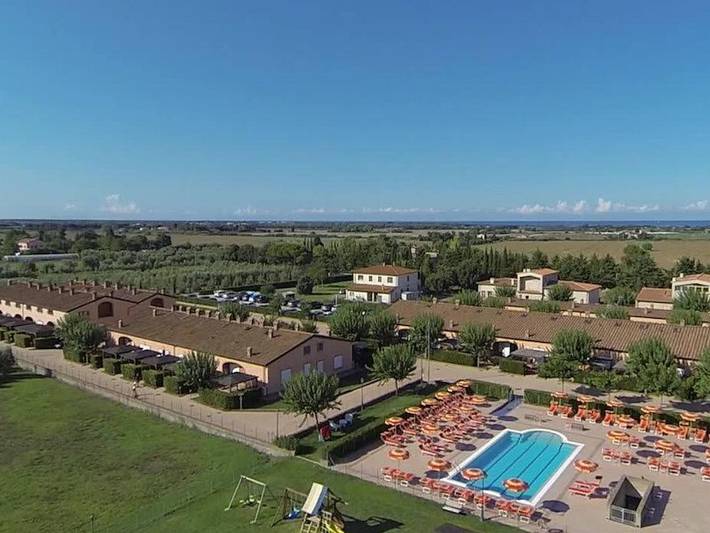 Vakantiehuis voor 4 personen, met terras en balkon/terras in Vada