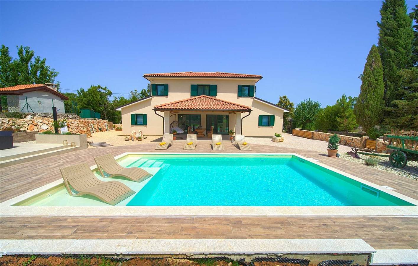 Schöne Villa Green Pearl mit beheiztem Pool in Gostinjac, Krk