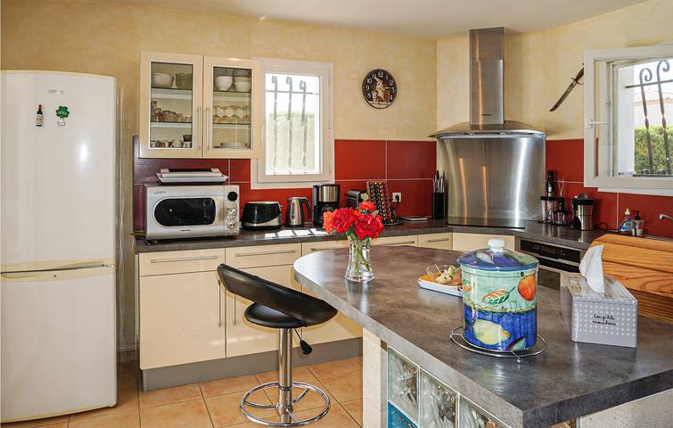 Appartement am Pool mit Parkplatz und Internet in Puisserguier, Mittelmeerküste (Frankreich)