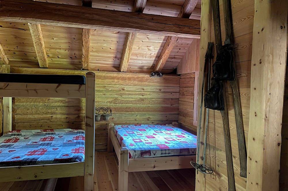 Quiet, authentic chalet in the heart of the Queyras, ideal for a truly relaxing break in Guillestre, Queyras