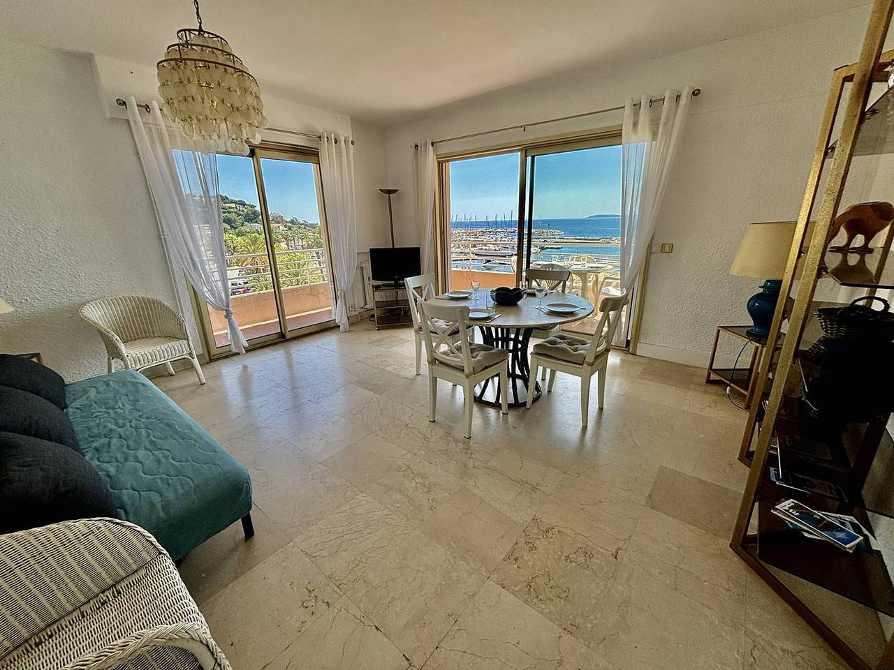 Appartement entier, Residence De La Plage - Vue Mer - Centre & Plage in Le Lavandou, Région de Toulon