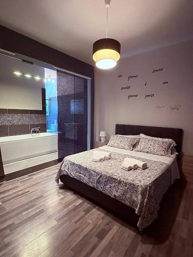 Alojamiento y desayuno para 2 personas, con vistas y terraza, Se admiten mascotas en Catania