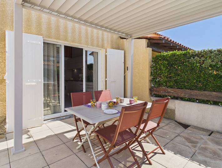 Ferienhaus für 6 Personen, mit Terrasse und Pool in Les Ayguades