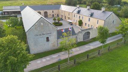 Chambre d’hôte pour 2 personnes, avec vue ainsi que terrasse et jardin à Osmanville