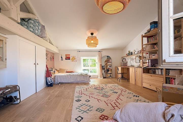 Villageoise – Charming family home with a pool. in Saint-Genis-Laval, Lyon und Umgebung