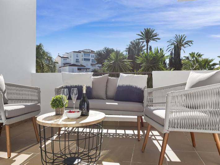 Ganze Ferienwohnung, Ferienwohnung für 4 Personen mit Pool in Medina Gardens, Marbella