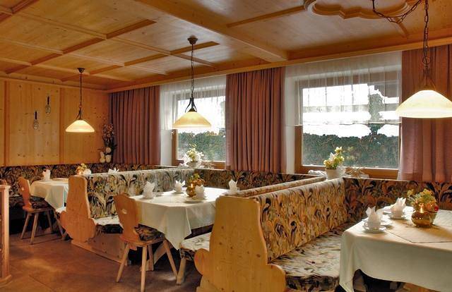 Ganze Ferienwohnung, Doppelzimmer mit Dusche, Wc in Tuxer Alpen, Ried im Zillertal