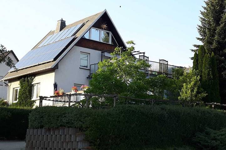 Ferienwohnung für 4 Personen, mit Terrasse und Garten in Schneeberg