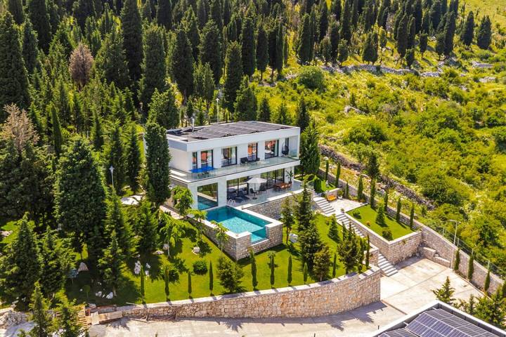 Villa pour 8 personnes, avec piscine ainsi que jardin et balcon en Albanie - 3