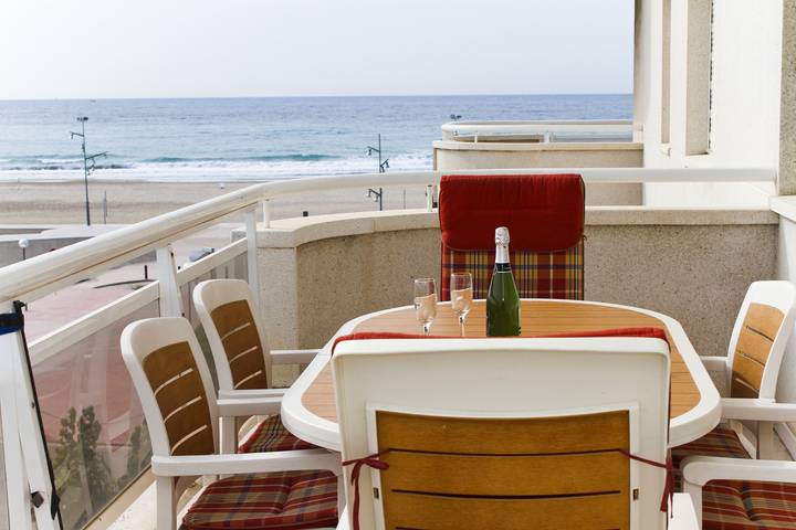Location de vacances pour 5 personnes, avec Terrasse et Piscine à Platja de la Pineda