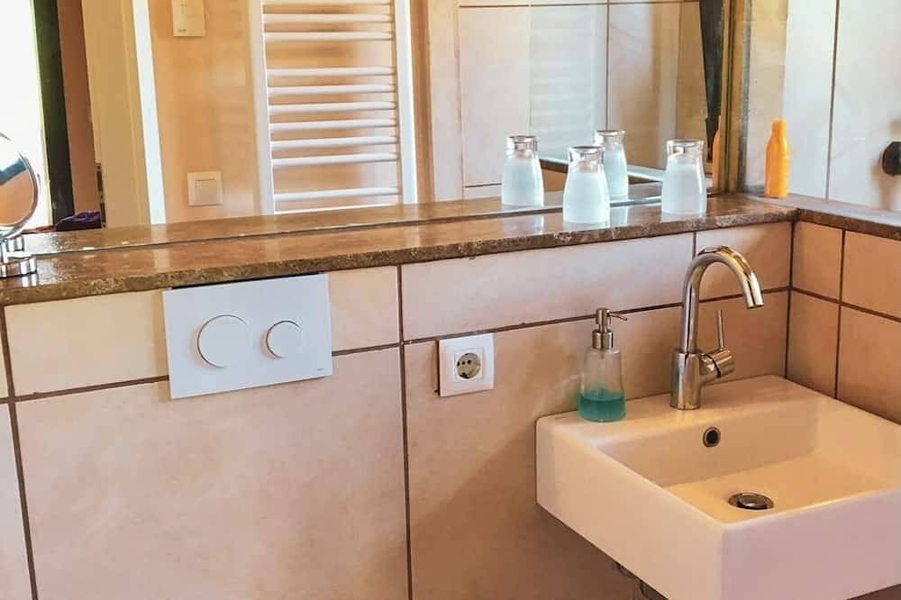 Schöne Ferienfinca mit Pool in Fußnähe zum Hafen von Cala Figuera,Wifi vorhanden in Cala Figuera, Santanyí