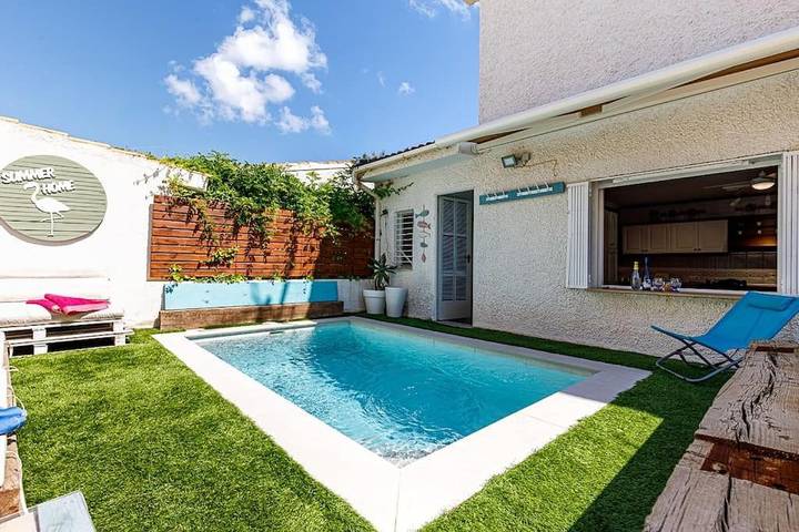 Casa rural para 10 personas, con Jacuzzi y Terraza además de Jardín y Piscina en Pilar de la Horadada