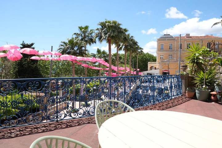 Gîte pour 4 personnes, avec vue et terrasse, animaux acceptés dans Office De Tourisme De Grasse