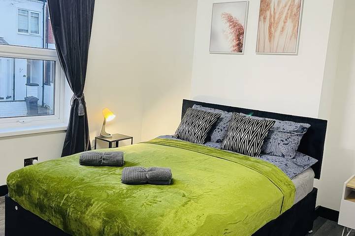 Newly refurbished spacious town house with Hot Tub in Lincoln, Lincolnshire